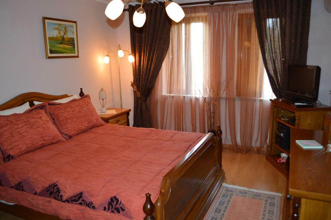 Vila Ss Kekezi Villa Gjirokaster Ngoại thất bức ảnh